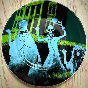 Disney's Haunted Mansion Hitchhiking Ghosts Collectible Plate